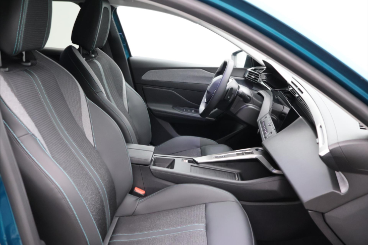 Peugeot 308 1,2 HYBRID ALLURE CZ Aut.klima