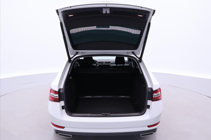 Škoda Superb 1,6 TDI 88kW DSG Style Xenon