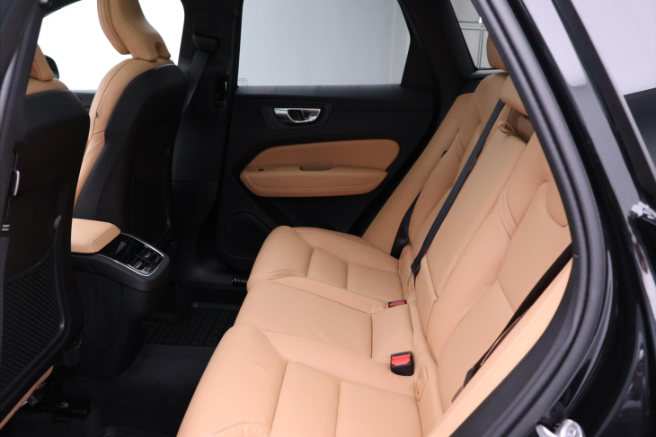 Volvo XC60 2,0 B5 AWD 184kw Ultra Dark