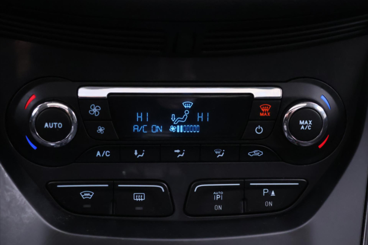 Ford Kuga 2,0 TDCi 103kW 4x4 Titanium+