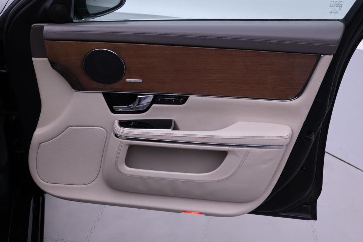 Jaguar XJ 3,0 V6 D 202kW PREMIUM LUXURY