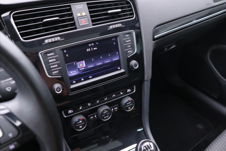 Volkswagen Golf 1,4 TSI Highline Xenon Panorama