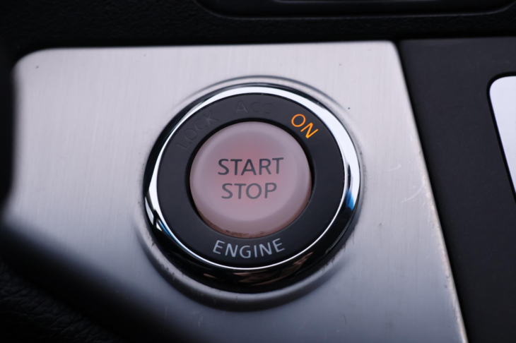 Nissan Murano 3,5 V6 188kW Aut. CZ Serv.kn.