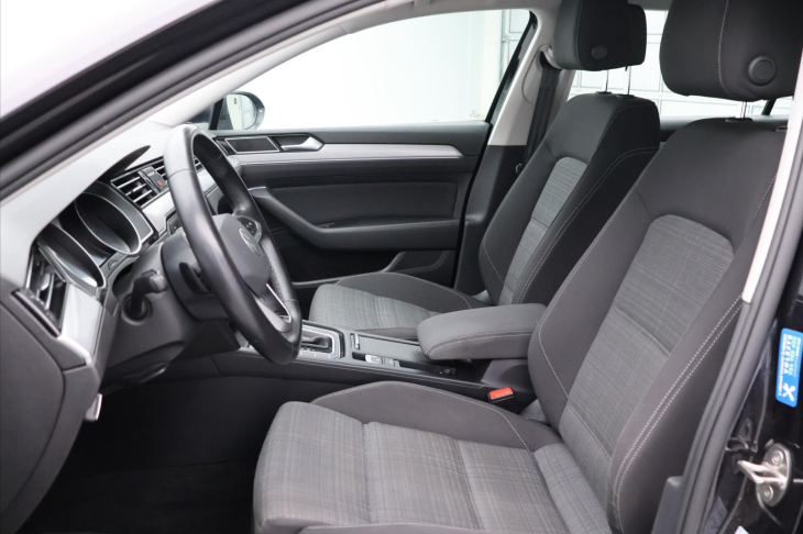Volkswagen Passat 2,0 110kW BMT DSG Business Variant