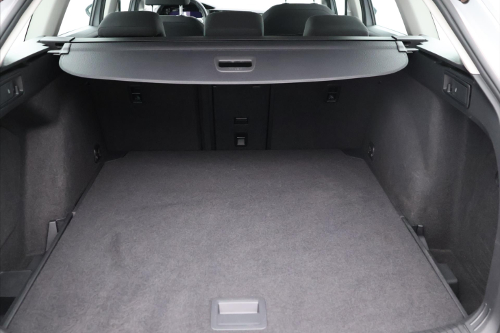 Volkswagen Golf 1.5 TSI EVO 110kW Life DPH CZ