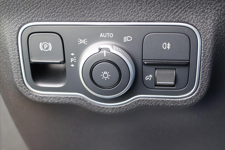 Mercedes-Benz GLB 2,0 220 4MATIC AMG Premium Plus