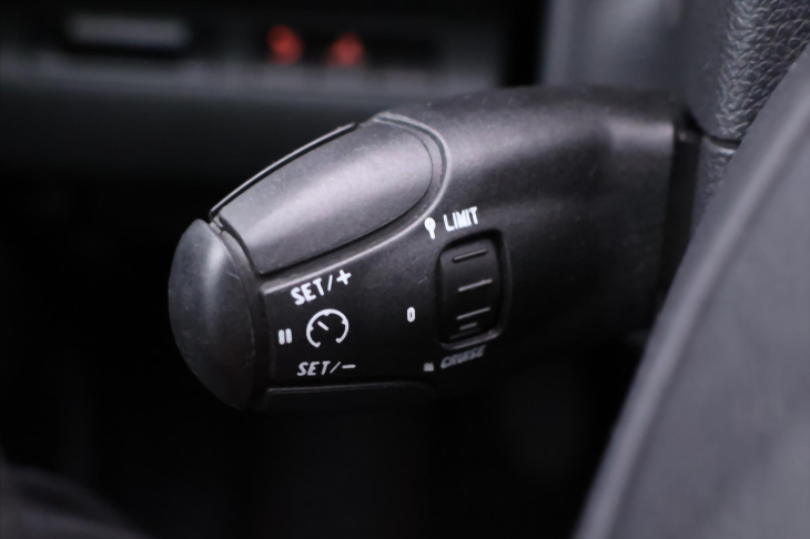 Peugeot 5008 1,6 HDI 82kW Family CZ