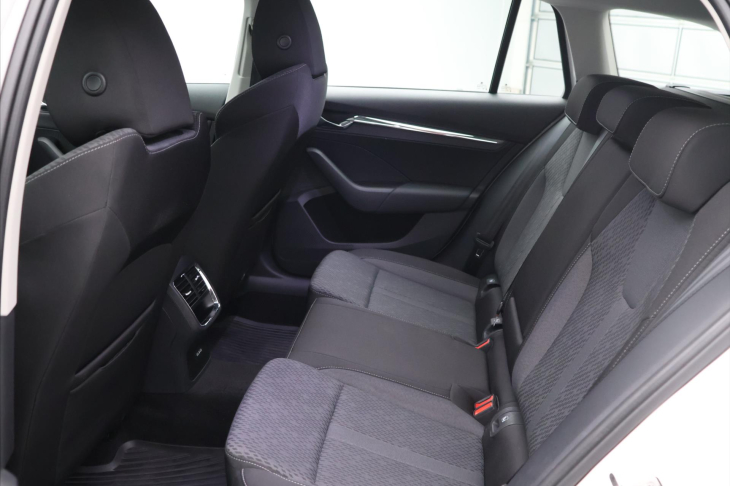 Škoda Octavia 2.0 TDI 85kW DSG Style CZ