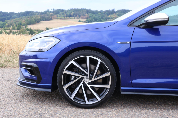 Volkswagen Golf 2,0 TSI 228kW 4M DSG Virtual R