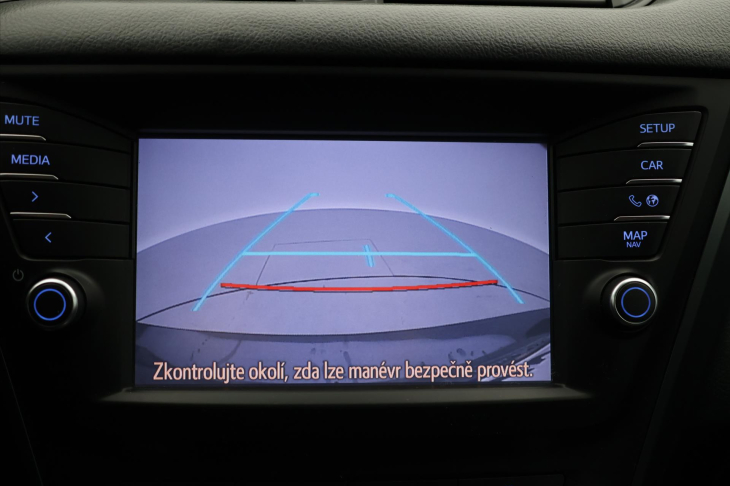 Toyota Avensis 2,0 D-4D 105kW Navi LED Tempo