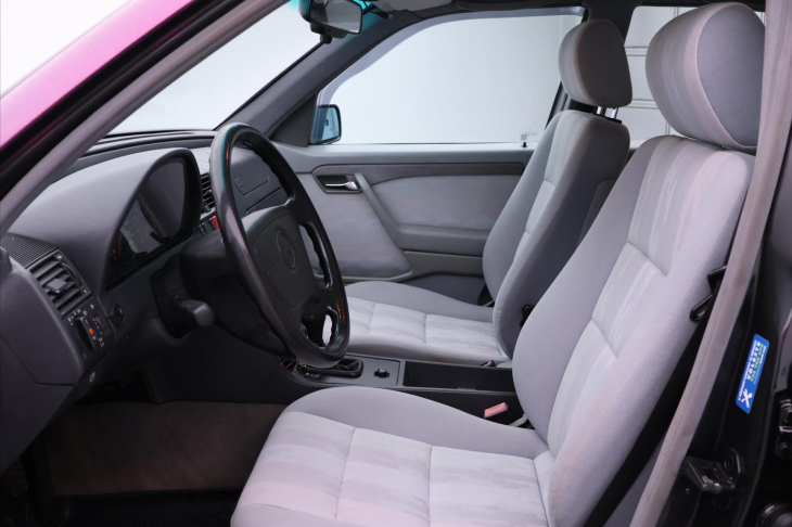 Mercedes-Benz Třídy C 1,8 180 90kW LPG CZ Tažné