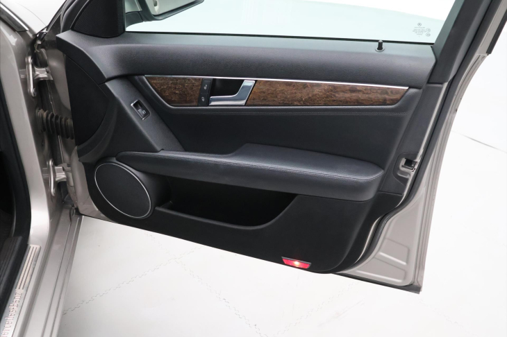 Mercedes-Benz Třídy C 2,2 220CDI 125kW  Elegance