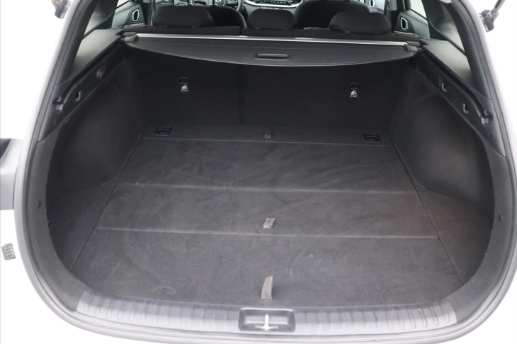 Kia Ceed 1,5 T-GDI 117kW TOP DPH CZ 1.Maj