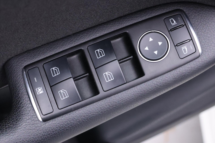 Mercedes-Benz Třídy B 1,6 180 90kW Xenon, Serv.kn.