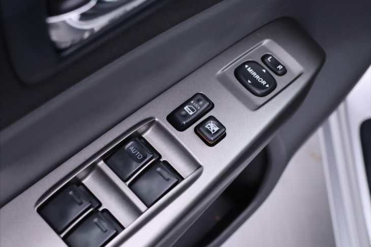 Toyota Prius 1,5 57kW Klima Hybrid Nová baterie