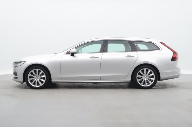 Volvo V90 2,0 D 145 kW Momentum Automat
