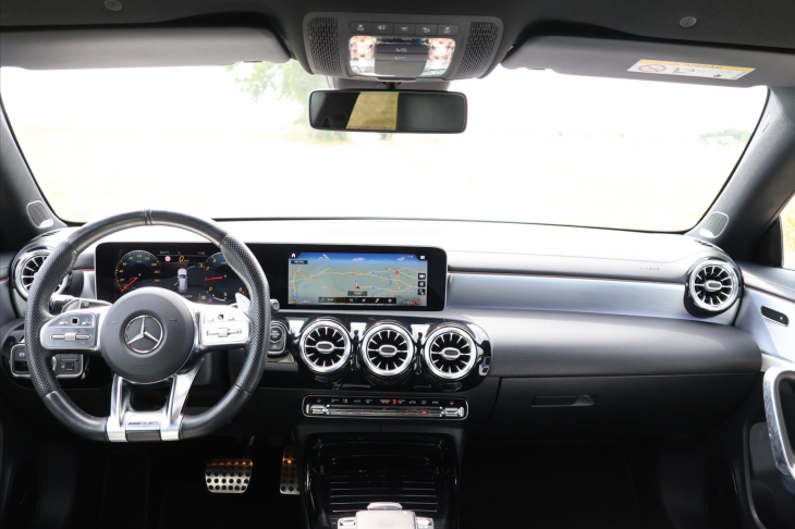 Mercedes-Benz CLA 2,0 35 AMG 225kW 4Matic DPH CZ