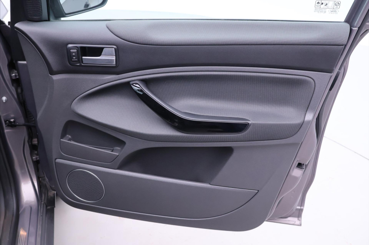 Ford Kuga 2,0 TDCI 103kW AWD Titanium