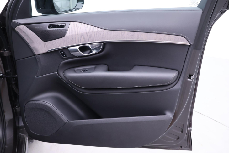 Volvo XC90 2,0 B5 AWD Ultimate Dark 7-Míst