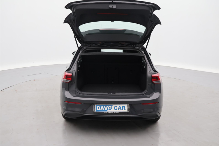 Volkswagen Golf 1,0 TSI 81KW LIFE Aut.klima CZ