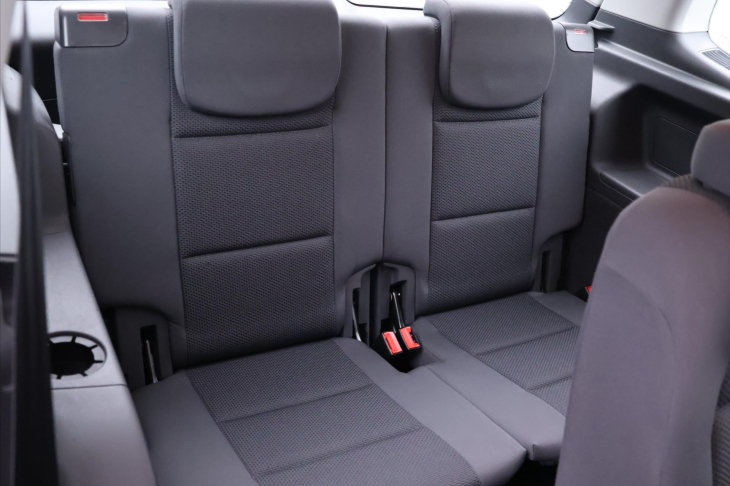 Volkswagen Touran 1,6 TDI CZ 7-Míst Serv.Kniha