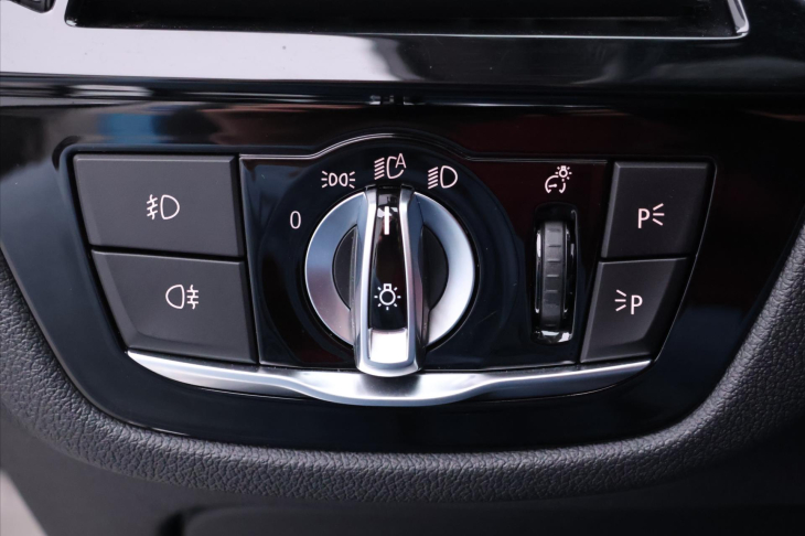 BMW Řada 5 2,0 520d xDrive 140kW