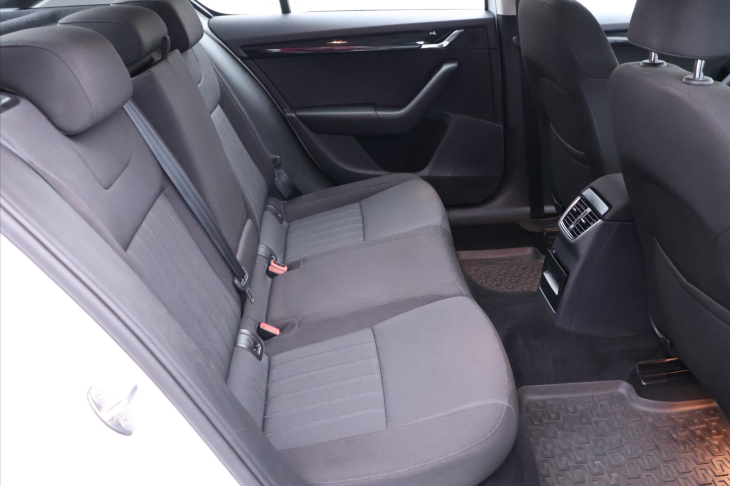 Škoda Octavia 1,6 TDI 85kW Style LED Kessy