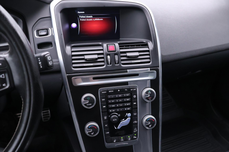 Volvo XC60 2,4 D5 AWD R-Design Serv.Kniha