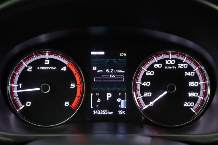 Mitsubishi L200 2,2 DI-D 110kW Aut. 4x4 CZ DPH