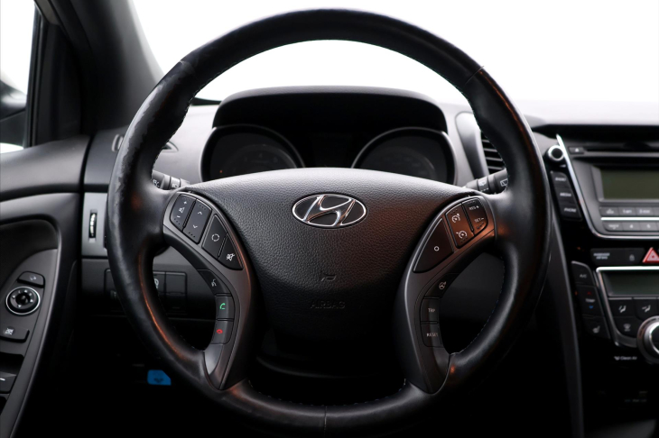 Hyundai i30 1.6 GDI 99kW CZ Trikolor Tažné