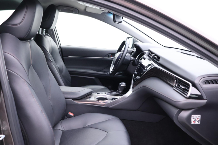 Toyota Camry 2,5 Hybrid 131kW Executive CZ