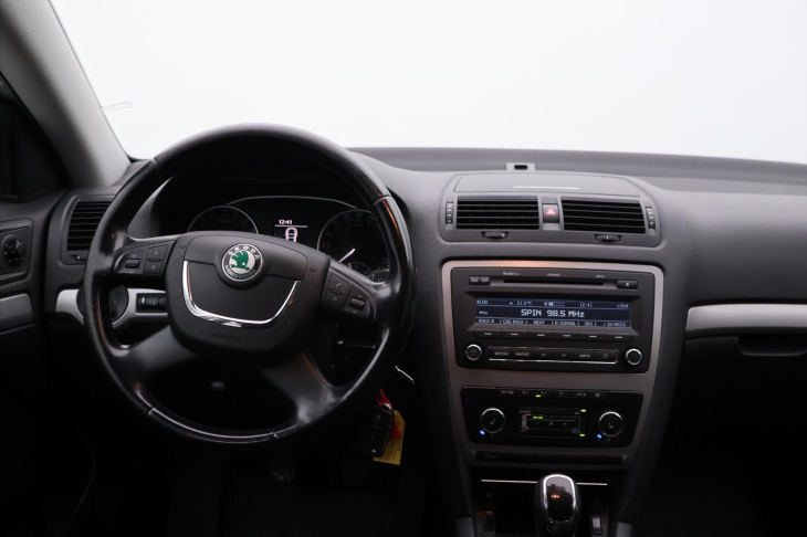 Škoda Octavia 1,6 TDI 77kW Elegance CZ Xenon