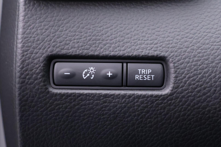 Nissan Qashqai 1,2 DiG-T 85kW Tekna Panorama