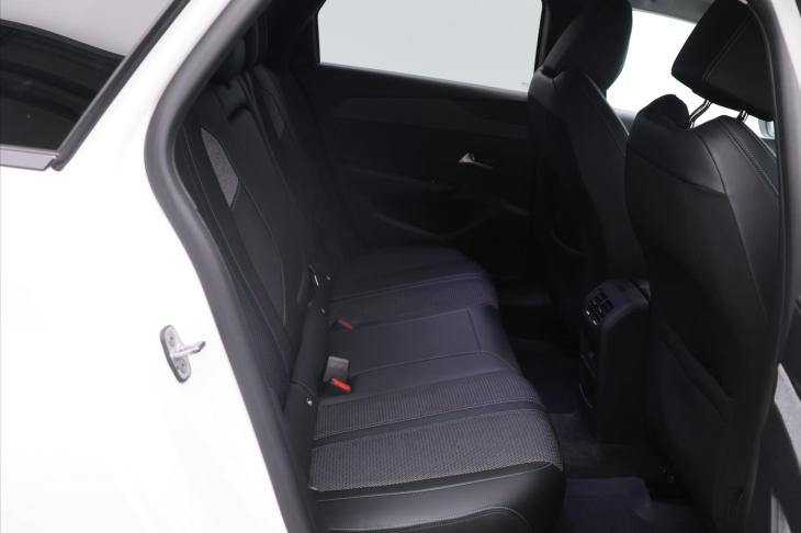 Peugeot 308 1,2 PT 96kW SW Allure CZ 1.Maj. DPH
