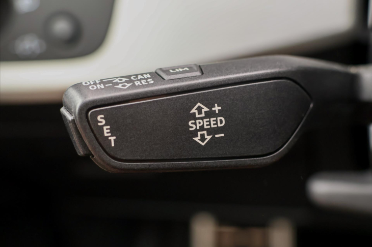 Audi A4 2,0 TFSI S-line Virtual DPH