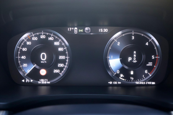 Volvo V60 2,0 B4 AWD Cross Country DPH