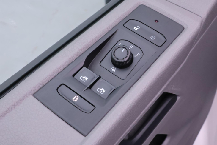 Volkswagen Transporter 2,0 TDI 110kW DSG 9-Míst CZ DPH