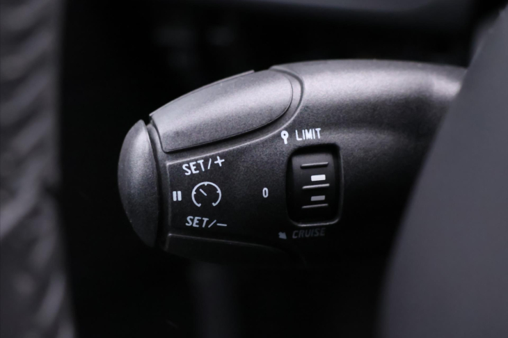 Peugeot 2008 1,2 PureTech 60kW CZ Tempo