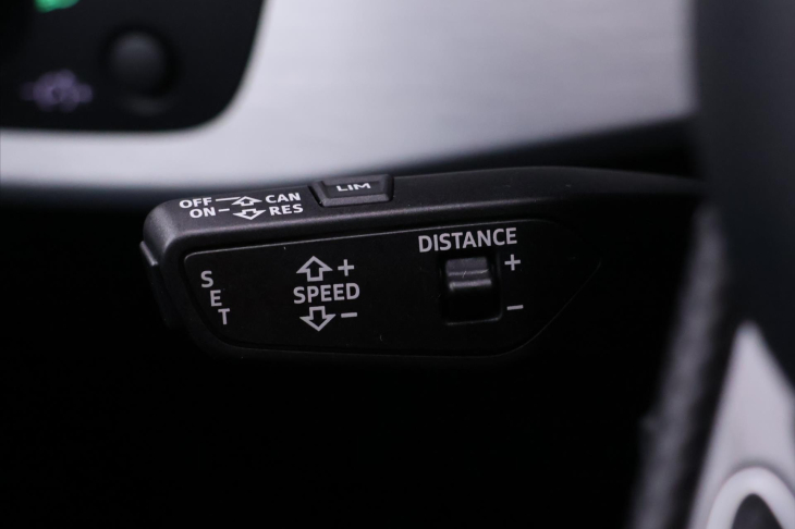 Audi A4 3,0 TDI 160kW Aut. S-Line Navi