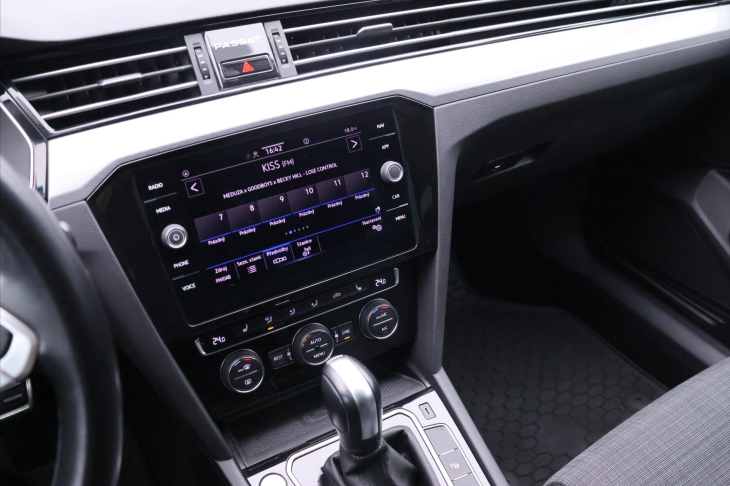 Volkswagen Passat 1,5 TSI 110kW DSG R-Line