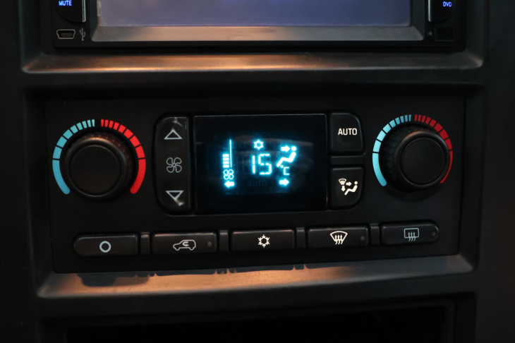 Hummer H2 6,0 i 237kW Automat 4x4 Kůže