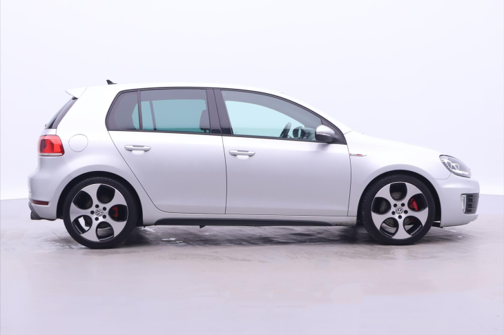 Volkswagen Golf 2.0 GTI 155kW DSG Xenon CZ
