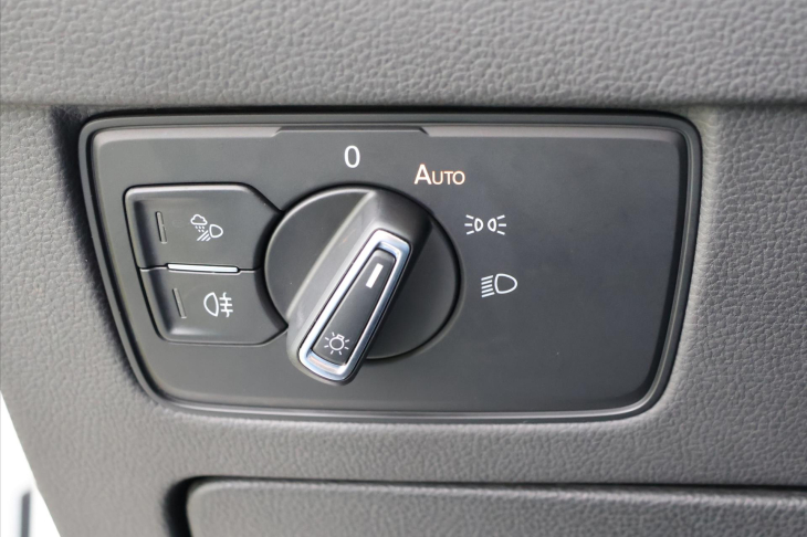 Volkswagen Arteon 2,0 TSI 206 kW R-line DSG DPH CZ