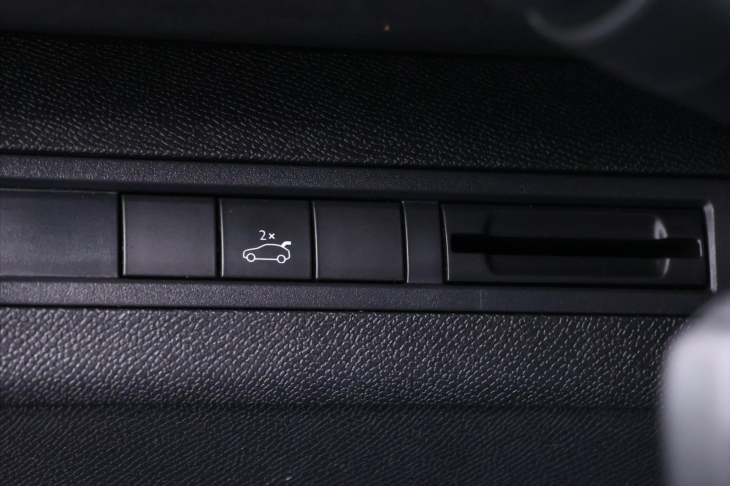 Peugeot 3008 1,2 e-THP 96kW Aut. GT Line