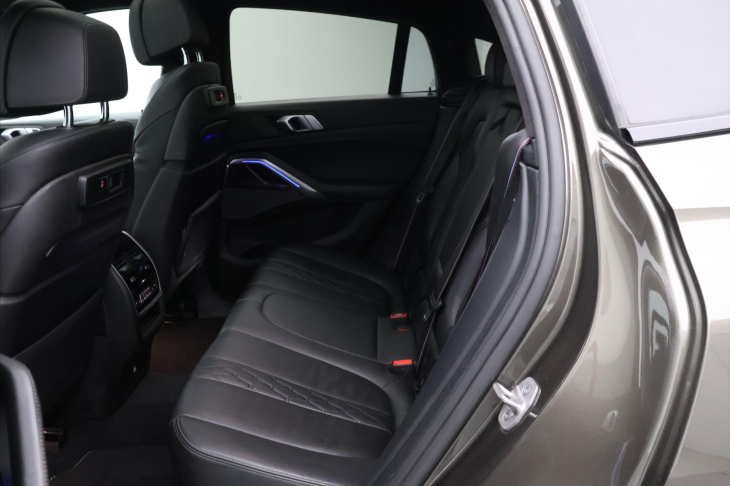 BMW X6 3,0 294kW M50d M-Paket DPH
