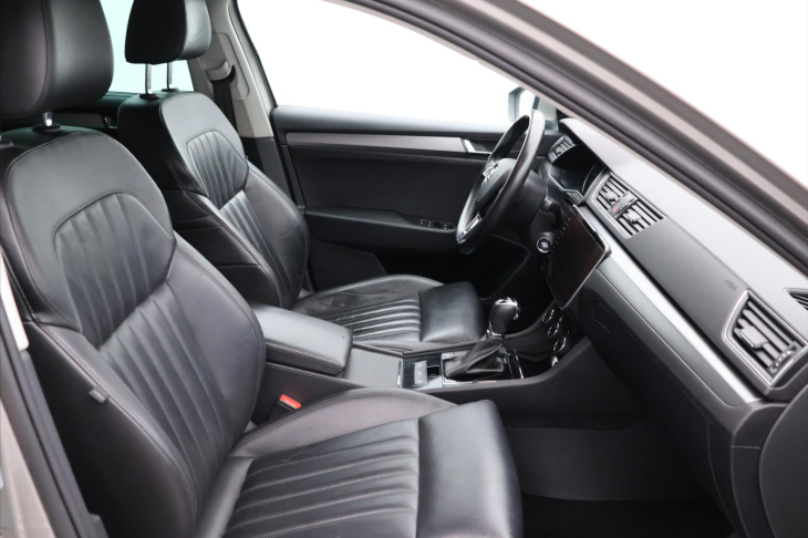 Škoda Superb 2,0 TDI DSG Style+ Kůže DPH