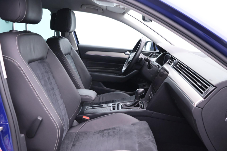 Volkswagen Passat 2.0 TSI 140kW R-Line CZ LED
