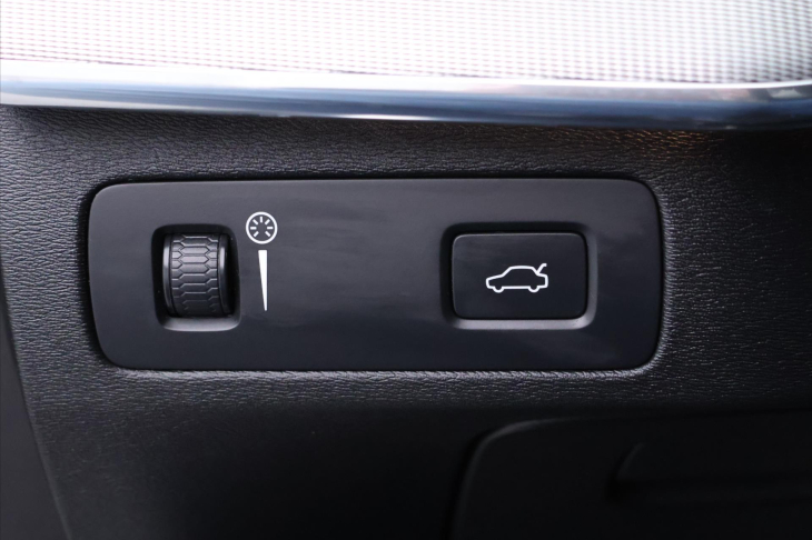 Volvo XC90 2,0 L 173kW D5 R-Design AWD DPH