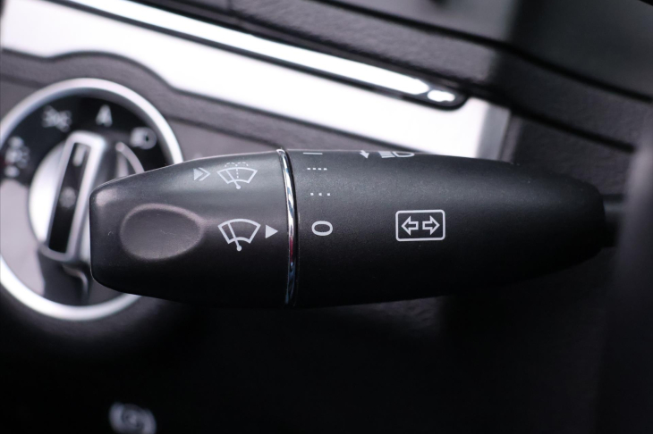 Mercedes-Benz Třídy E 2,2 CDI 125kW Elegance Cabrio