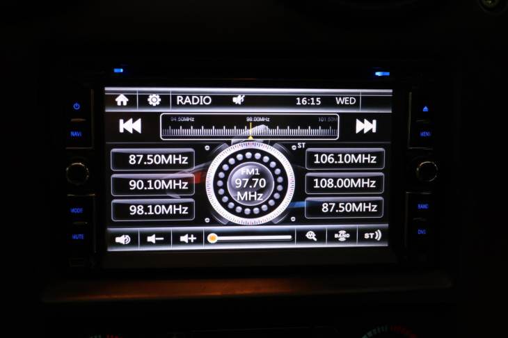 Hummer H2 6,0 i 237kW Automat 4x4 Kůže